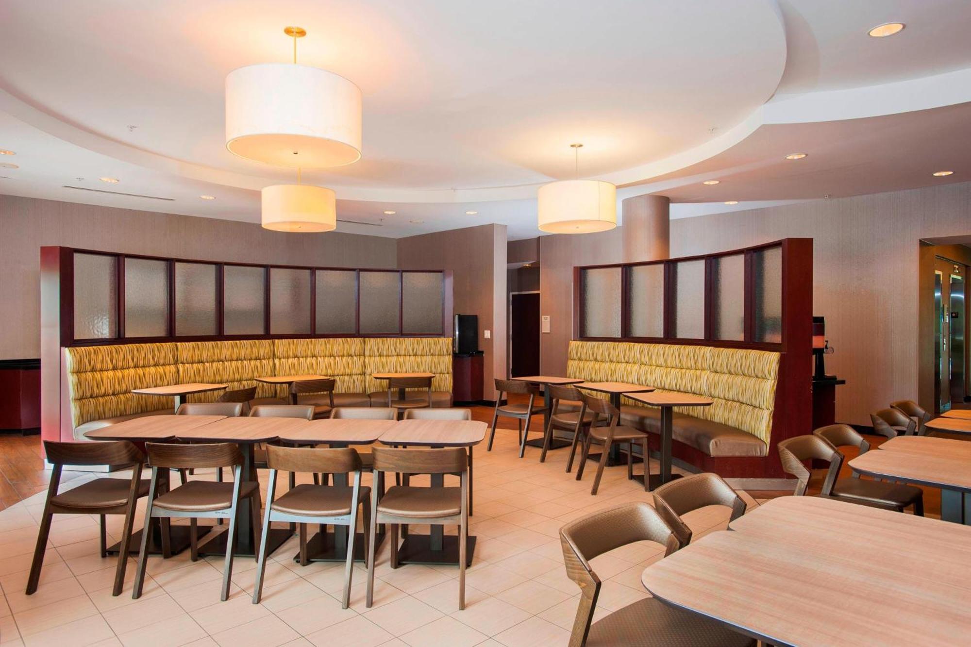 Springhill Suites Birmingham Colonnade Exterior photo